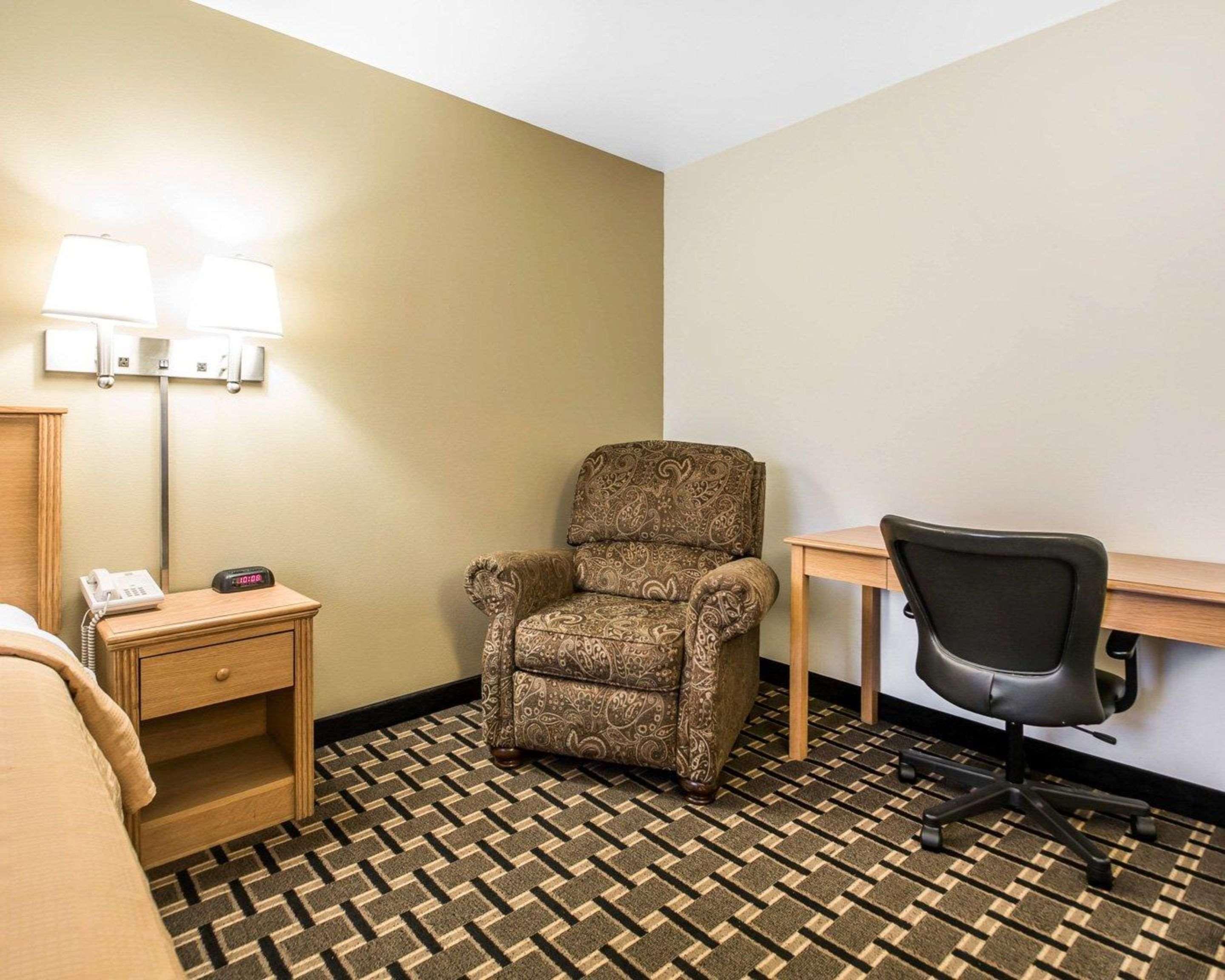 Quality Inn Mauston I-90 Exteriör bild