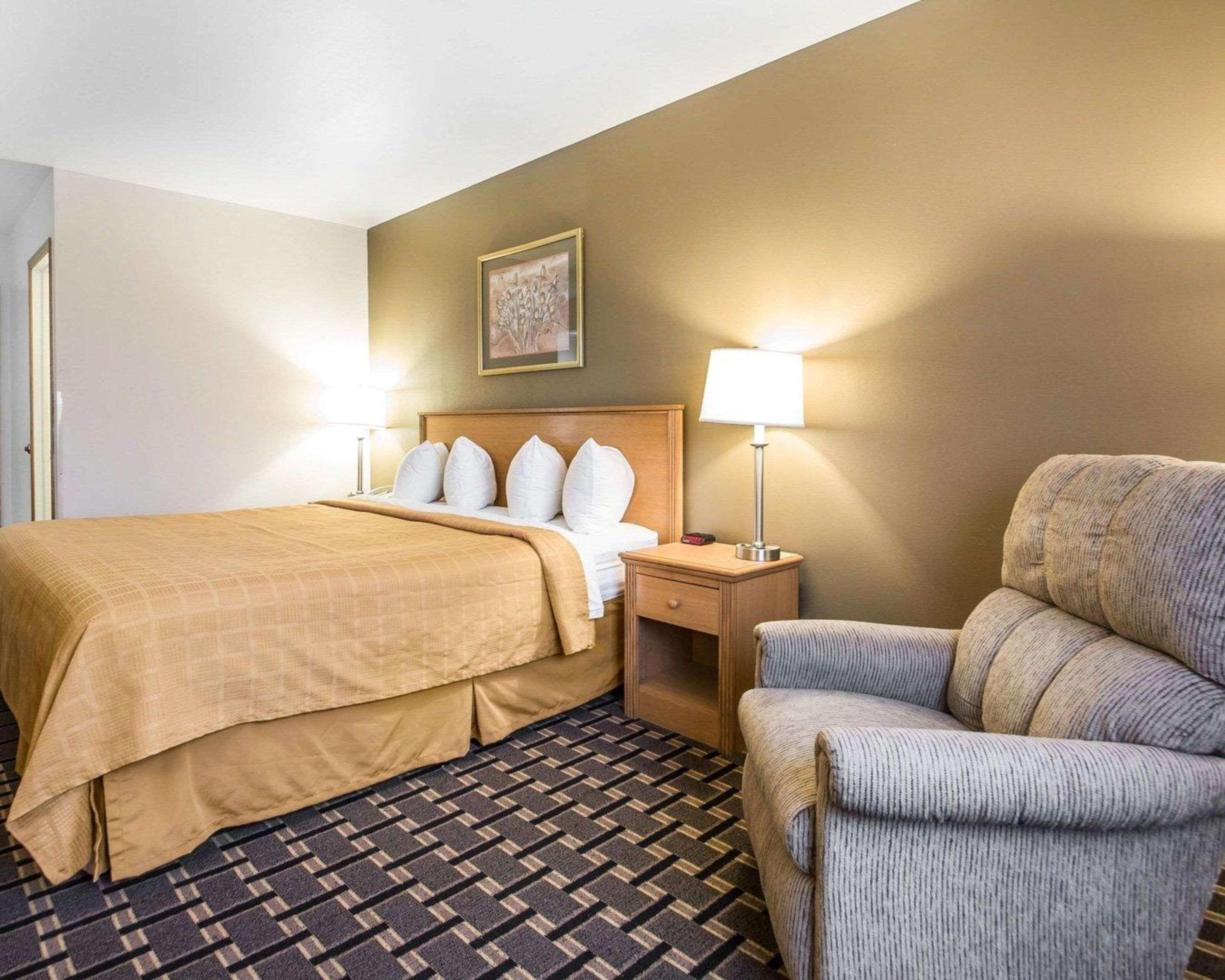Quality Inn Mauston I-90 Exteriör bild